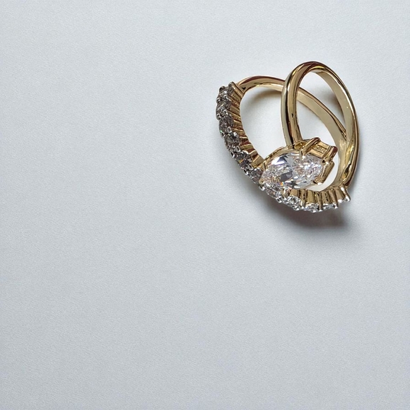 Gold and Silver Women's Ring - Picture 2 of 4